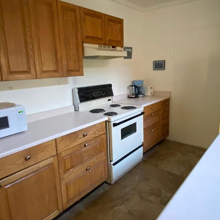 Driftwood Village Cottages Sturdies Bay ภายนอก รูปภาพ