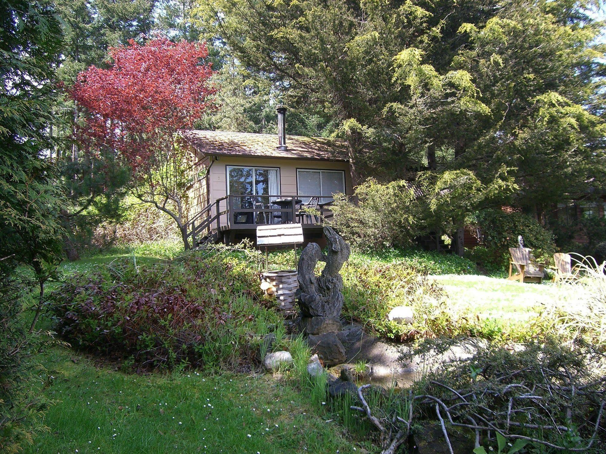 Driftwood Village Cottages Sturdies Bay ภายนอก รูปภาพ